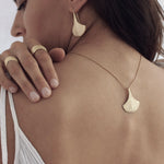 Schmuck, der direkt dem Meer entspringt. Anhänger mit Kette aus Gold Vermeil, aus unserer etruskischen Kollektion, benannt nach der schönsten Frau ihrer Zeit.
