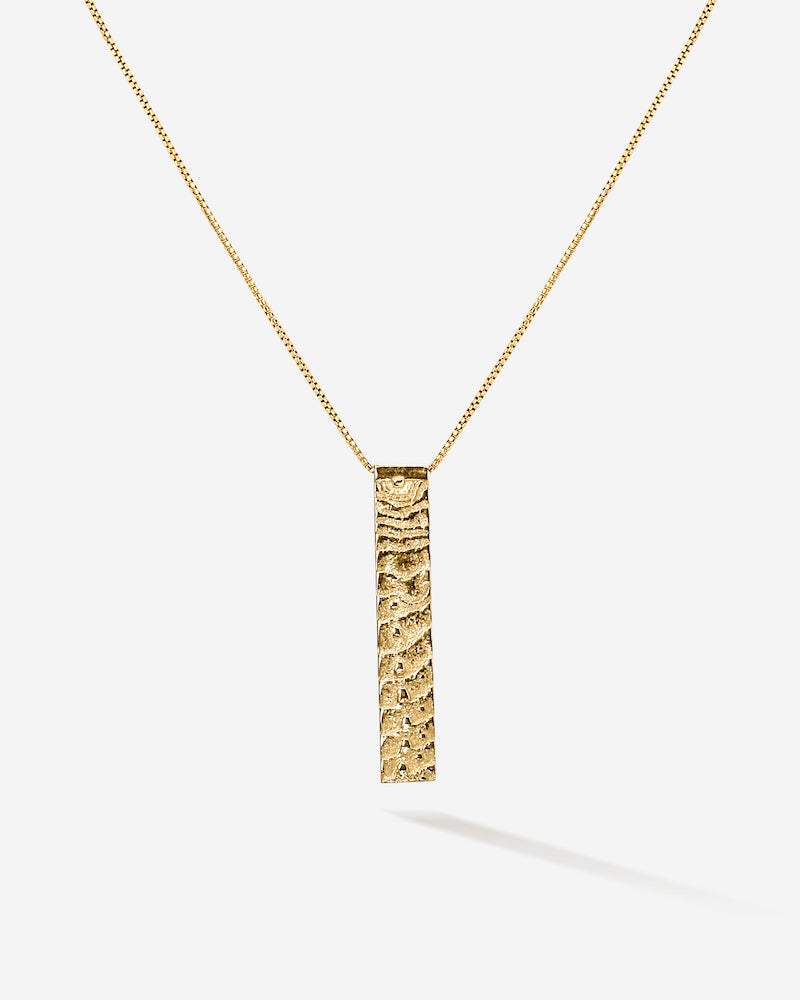Das Kakejiku 掛物 Necklace weckt auf jedenfall Zen Stimmung. Die maritimen Muster sind dabei direkt aus dem Meer entsprungen