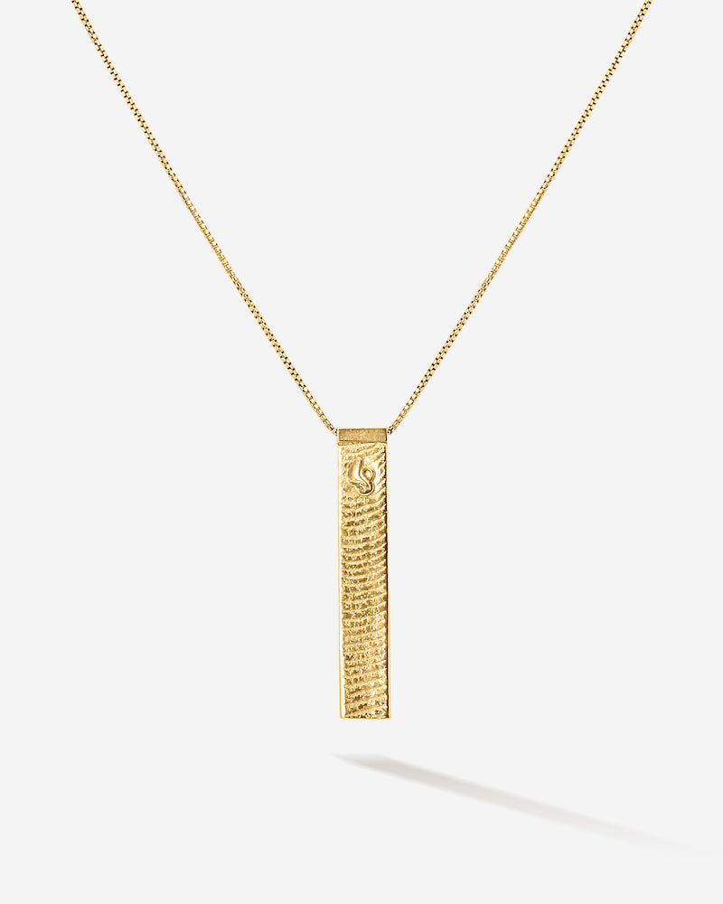 Das rechteckige Kakejiku 掛物 Necklace weckt auf jedenfall Zen Stimmung. Die maritimen Muster sind dabei direkt aus dem Meer entsprungen