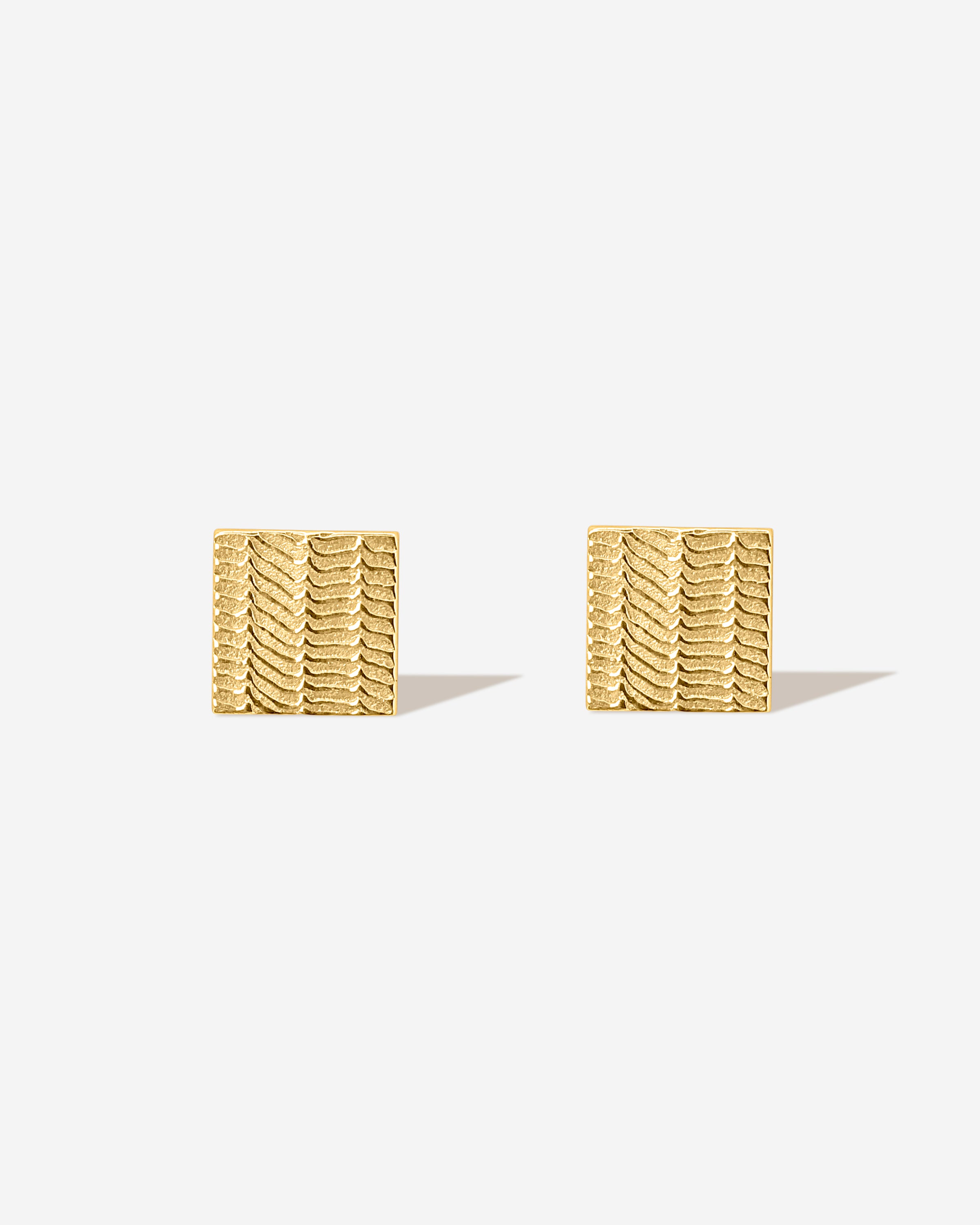 Square Studs, quadratische Ohrringe mit maritimer Sepiah Struktur