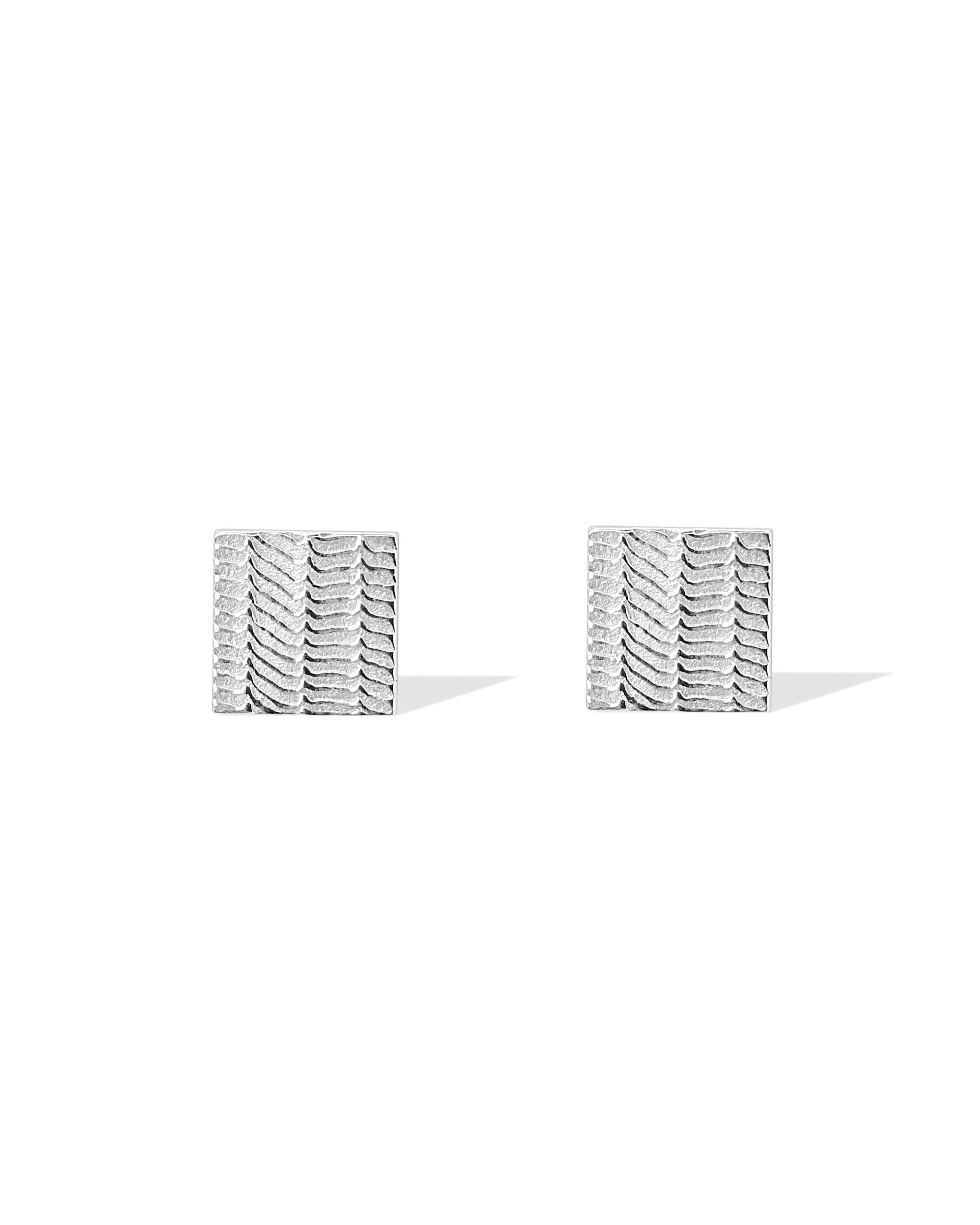 Square Studs, quadratische Ohrringe mit maritimer Sepiah Struktur in Silber