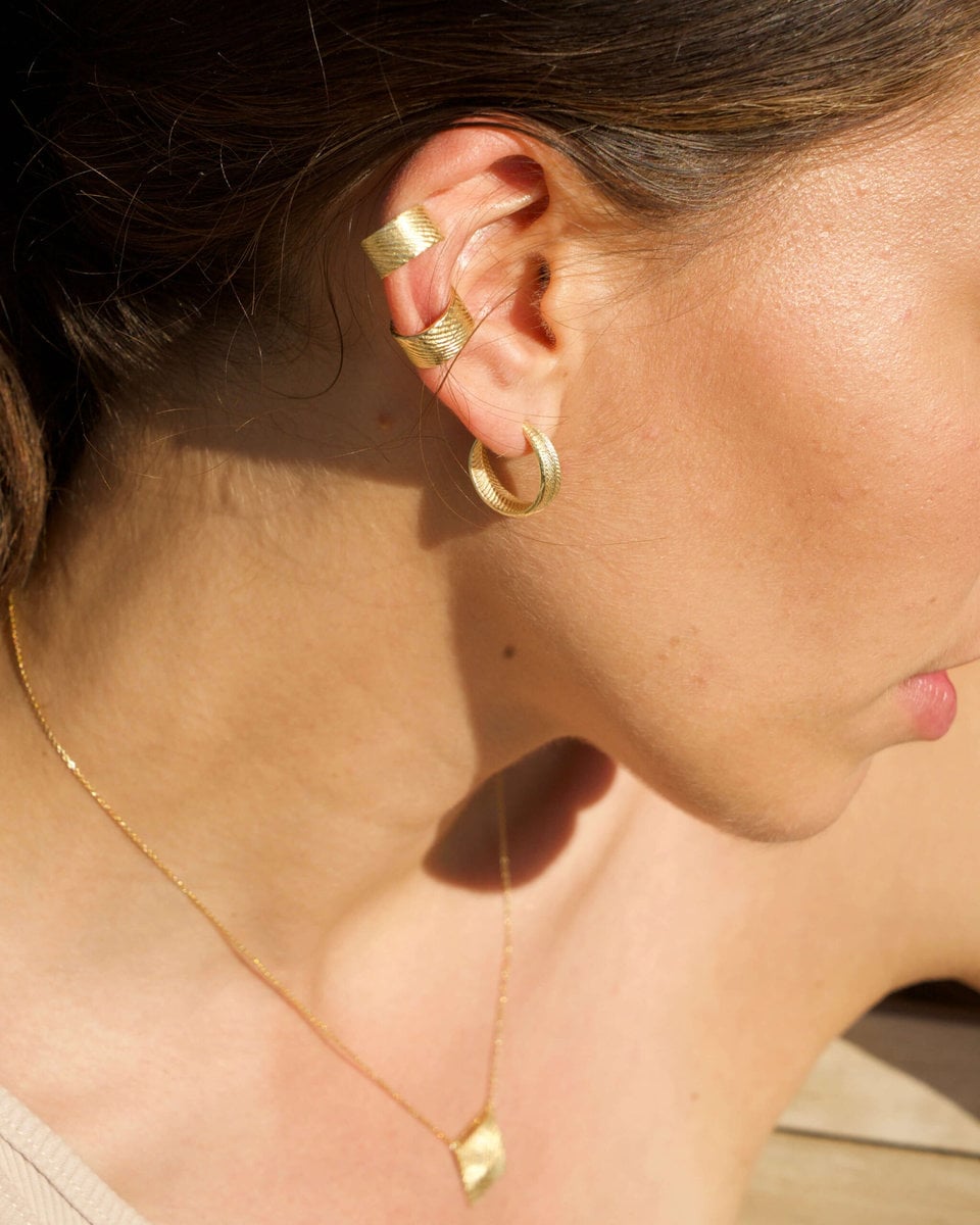 Earcuff Gold Struktur Sepiah Jewelry